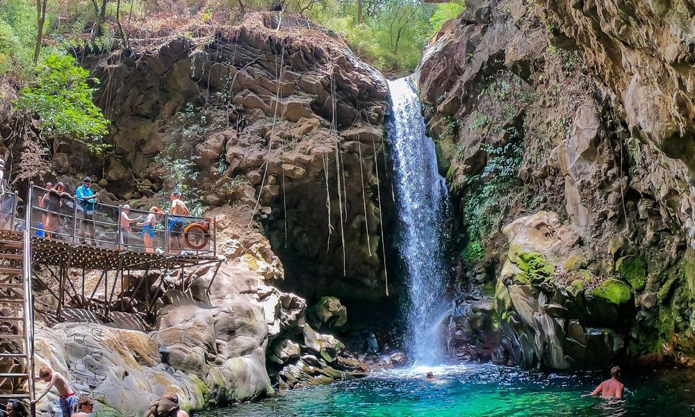 Rincón de la Vieja: Vulkan, Wasserfälle und heiße Quellen abseits der Strände