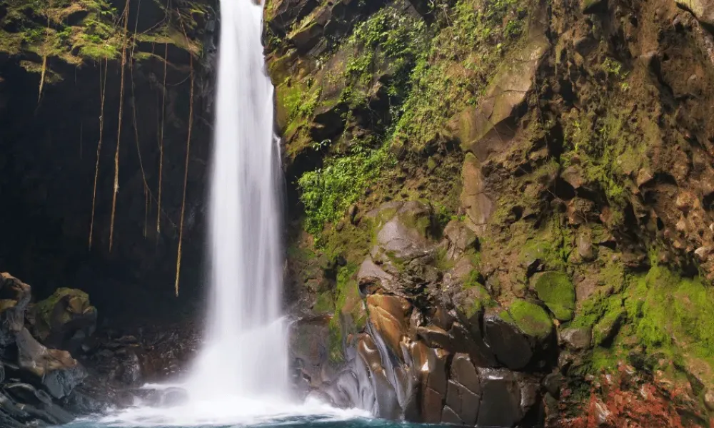 Versteckte Wasserfälle in Costa Rica: geheime Orte, die Sie sehen müssen