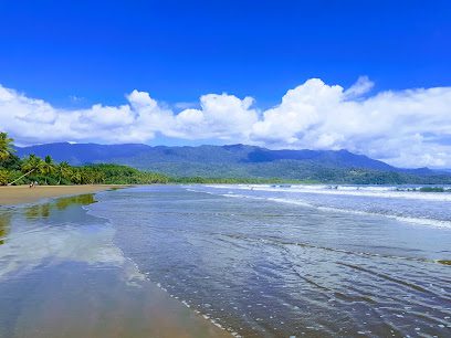 Playa de Uvita y su famosa Cola de Ballena, en el Pacífico Sur