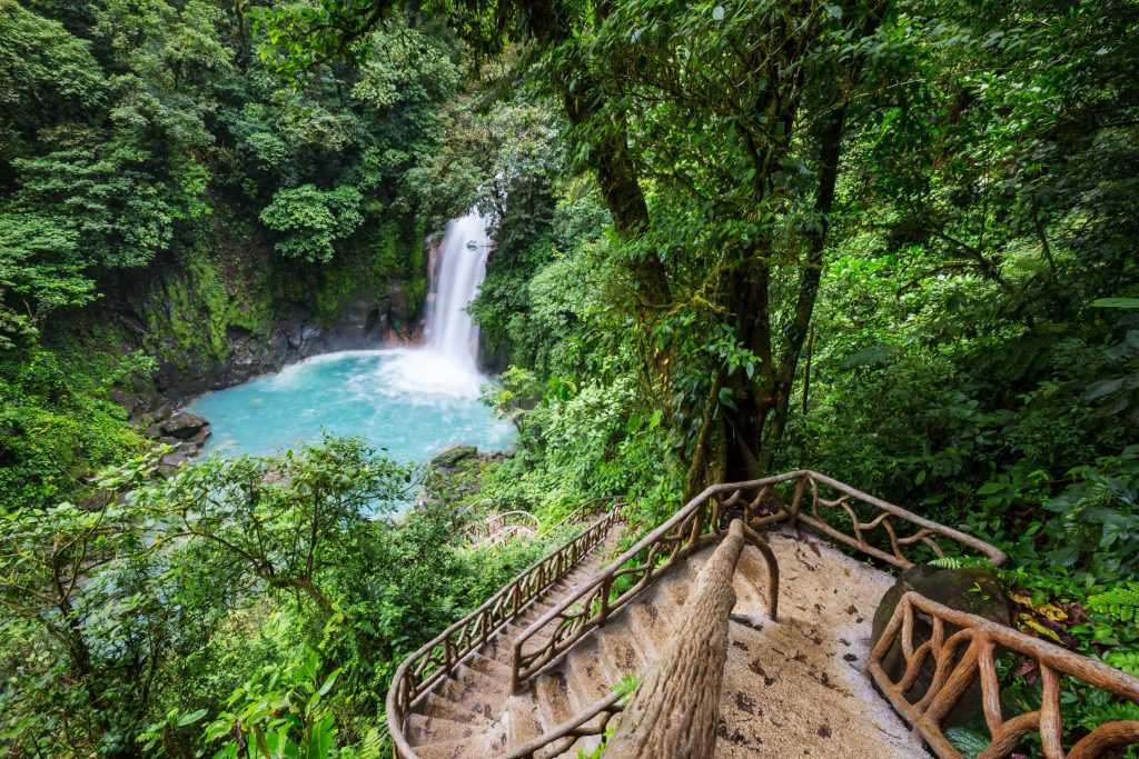 Waterfall in the Costa Rican jungle, discover Costa Rica