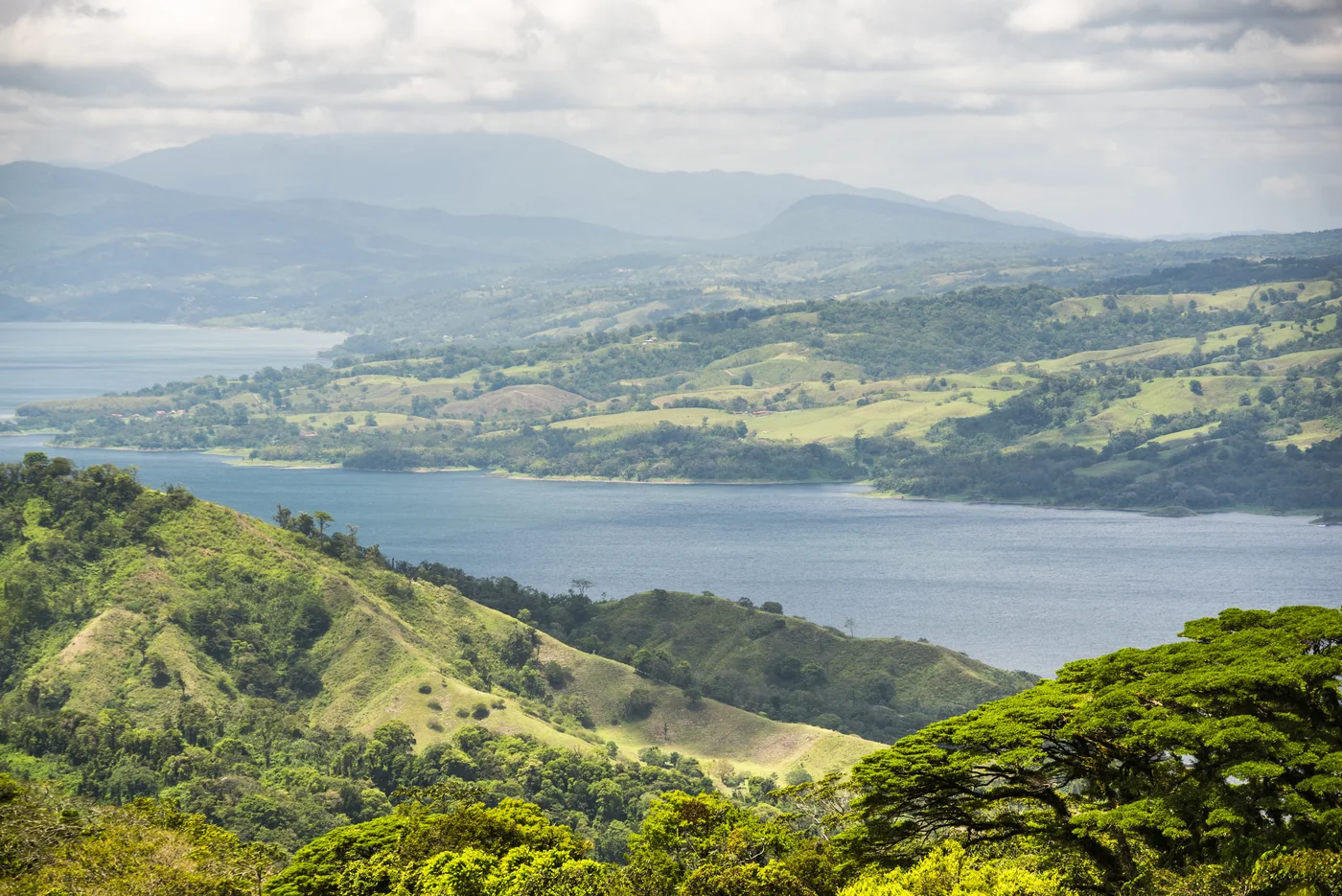 Sunset boat tour on Lake Arenal